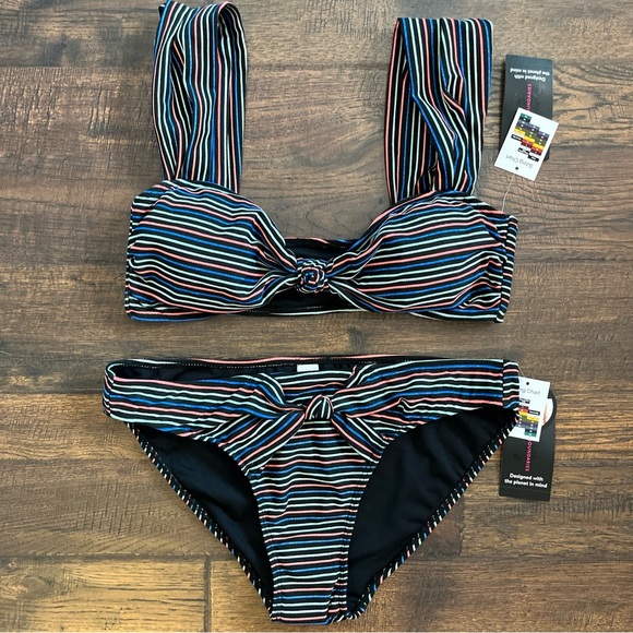 Juniors No Boundaries Lurex Rib Knit Stripe Two-Pieces Swimsuit
Size L (11-13) - Picture 4 of 13